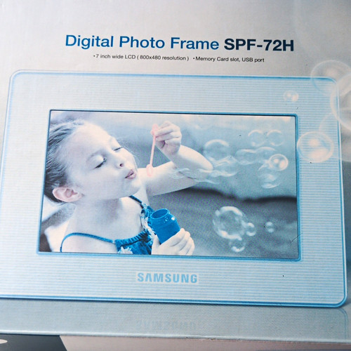 Samsung spf 72h 7in lcd - samsung, spf-72h